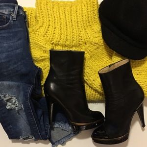 YSL BOOTIES!!! 😍 Seriously thou, GORG